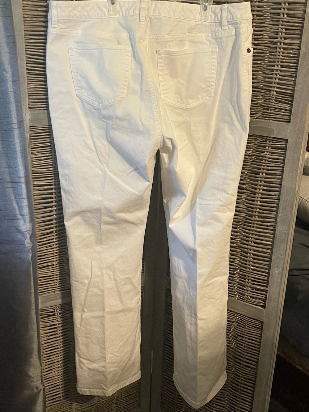 Lands' End Women’s Straight White Jeans sz 18 (42)